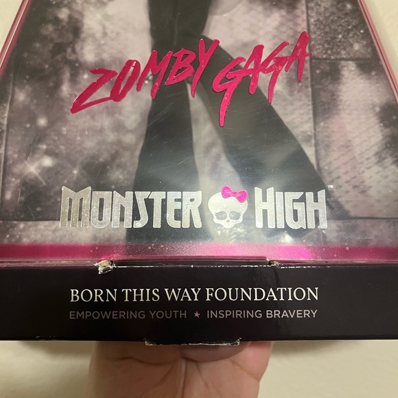 Monster High Zomby Gaga Doll New In Box Zombie Gaga Monster High Collectors Doll - Picture 2 of 5